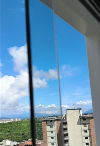 Vendo Excelente Apartamento En Urb. Miravila De 94 Mts2 Documentos De Propiedad Y Demás Solicitados Por El Registro Al Día Solo Para Firmar.
