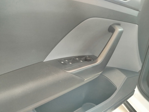 Volkswagen T-Cross 1.0 200 TSI TOTAL FLEX AUTOMÁTICO
