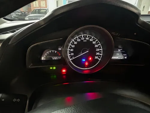 Mazda 3 2.0 Touring