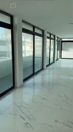 Edificio En Renta En El Centro De Veracruz, Es De Plantas Y Cuenta Con Baños Para Dama Y Cablleros