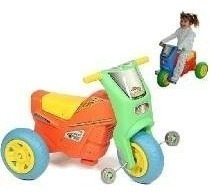 Imagen 7 de 10 de Triciclo Moto Pedal Twister Vegui Plastico +3 Años