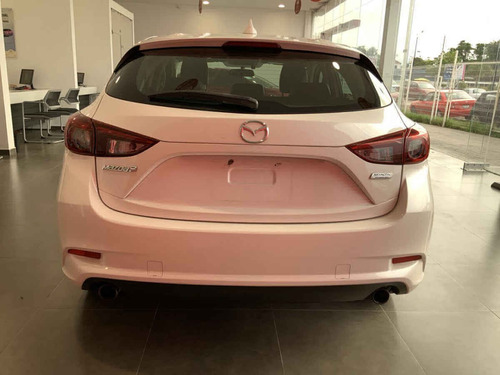 Imagen 9 de 14 de Mazda Mazda 3 2017 5p Hatchback S Grand Touring L4/2.5 Aut