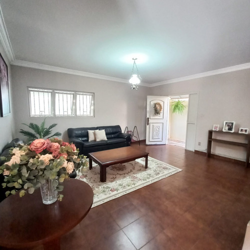 Excelente Casa, Com Grande Área De Lazer