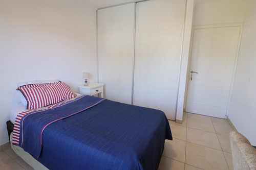 Casa 5 Ambientes Muy Luminosa Con Pileta