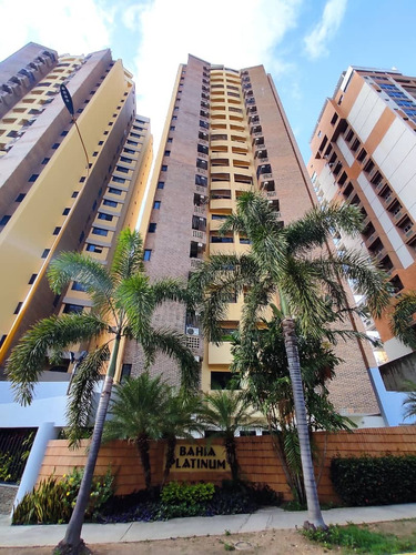 (gb989) En Venta Apartamento En Res Bahia Platinium, La Trigaleña