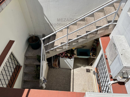 Casa Con Local Y Garage - Amplio Jardin Con Parilla