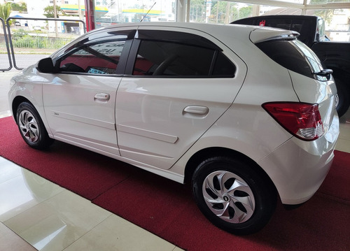Imagem 5 de 12 de Chevrolet Onix 1.0 Flex Lt Manual