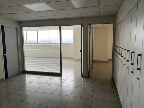 Se Renta Oficina *nueva* De 360 M2 En Edificio Torres Gemelas