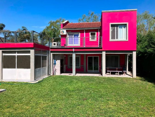 Casa En Venta Barrio Haras Maria Elena 4 Ambientes Fondo Libre Piscina