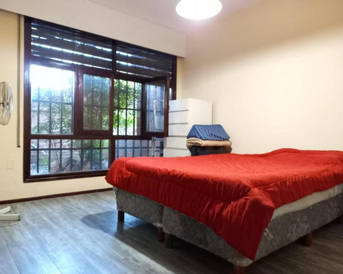 Casa En Venta Bº Maipu 1º Sección. 3 Dormitorios-3baños. Con Escritura. 330 M2