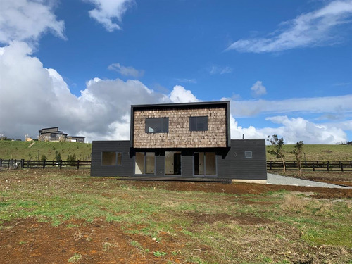 Casa En Venta De 4 Dorm. En Puerto Varas