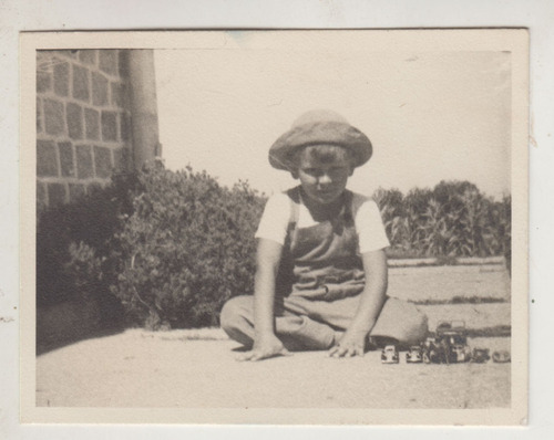 Años 40 Fotografia Real De Niño Jugando Con Autitos Uruguay