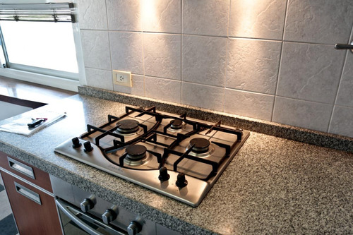 Departamento En Venta - 2 Dormitorios 2 Baños - Cochera - 82mts2 - Monte Grande, Echeverría