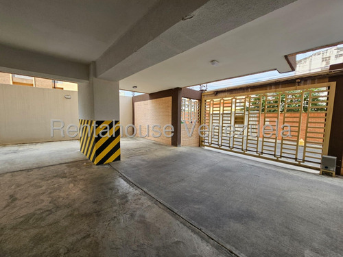 Apartamento En Venta Urb La Soledad Maracay 25-12181 Apd