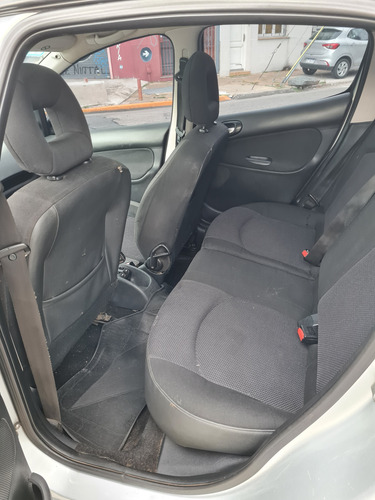 Peugeot 207 1.4 Sedan Hdi Xt
