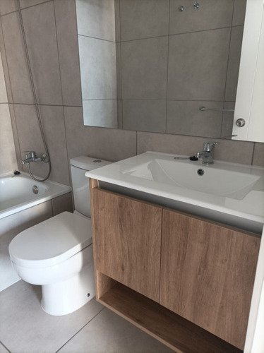 Venta Depto Seminuevo 1d1b Metro San Alberto Hurtado Estacio