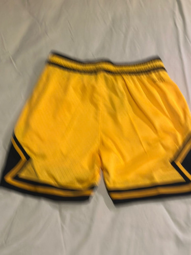 Short Jordan Oversize Amarillo