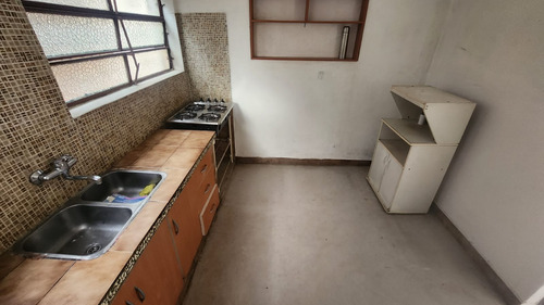 Casa 2 Ambientes Con Cochera Y Jardin