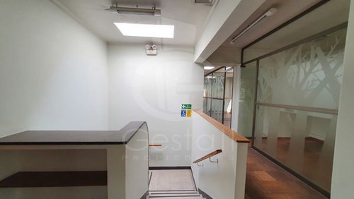 Oficina En Venta En Providencia, 25 Privados-7 Baños-10 Est.