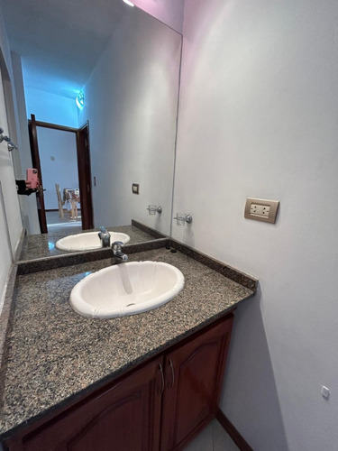 Departamento De Un Dormitorio, Cochera, Centro