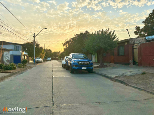 Casa De Estilo Antiguo En Quinta Norma Con Amplio Terreno