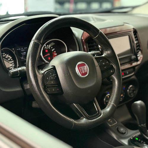 Fiat Toro 1.8 16v Freedom Flex 4x2 Aut. 4p