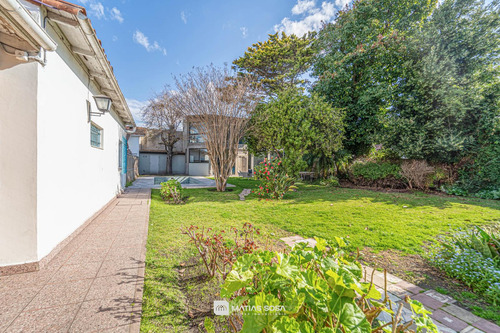 Venta - 2 Casas Con Gran Parque Y Pileta - Zona Pompeya