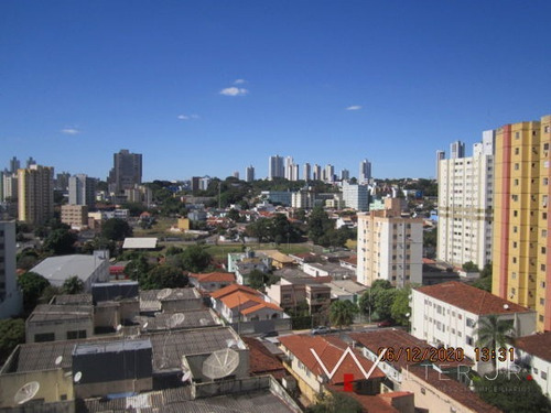 Apartamento Padrão Com 3 Quartos No Edifício Pamplona - Edificiopamplona-v