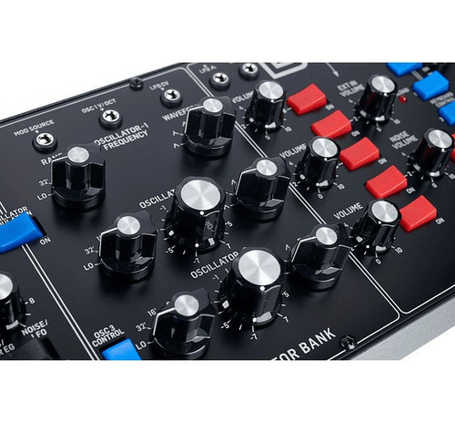 Sintetizador Analógico Behringer Model D - B Stock