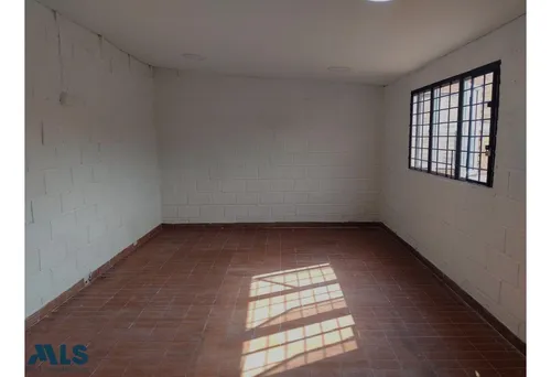 En Venta Casa De Dos Niveles En Guayabal(mls#249287)