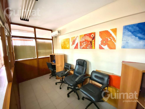 Imagen 8 de 10 de Oficina - Congreso Excelente Oficina 96 M2 Con Privados, Sala De Firmas 2 Baños, Kitchenet Amueblada !