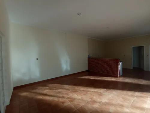 Casa Ampla Com 3 Dormitórios Em Ótimo Bairro Residencial