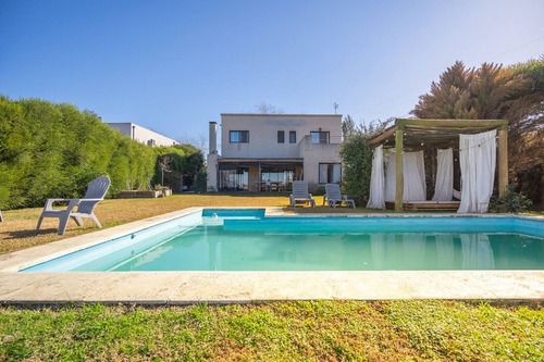 Venta Casa 5 Amb. BÂș San Benito - Benavidez