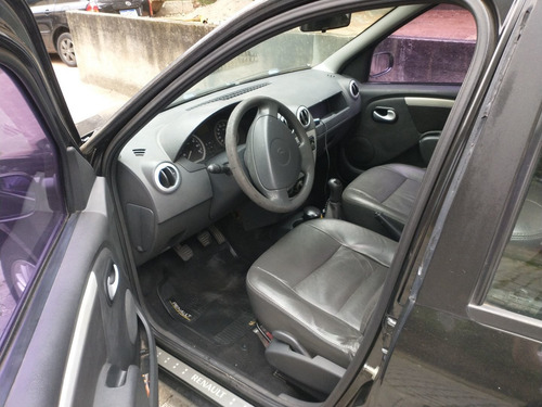 Imagem 2 de 6 de Renault Logan 2009 1.6 16v Privilège Hi-flex 4p