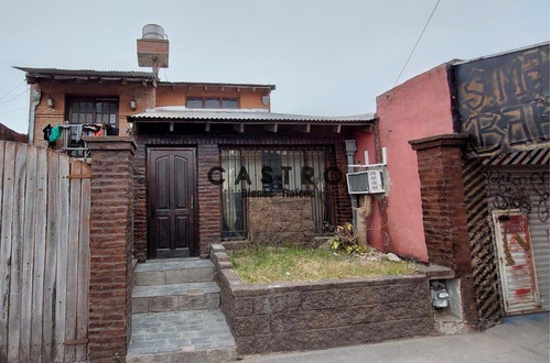 Casa  En Venta Ubicado En Libertad, Merlo, G.b.a. Zona Oeste