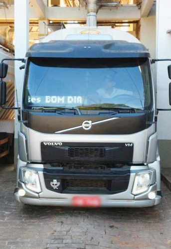 Imagem 9 de 15 de Volvo Vm 330 8x2 Bitruck Silo