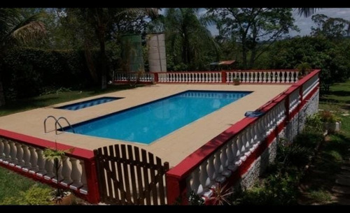 Imagem 3 de 6 de Chácara 3000m2, 3 Dormitórios, 1 Suíte, Garagem Para 8 Carros, Piscina, Piscina Infantil, Playground, Pomar, Churrasqueira, Forno E Fogão A Lenha - Ch00110 - 69743912