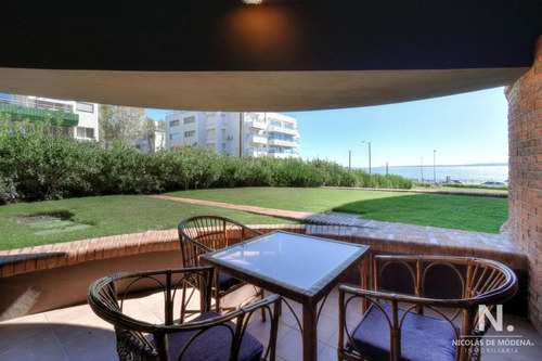 Vende Apartamento De 3 Dormitorios En Peninsula, Punta Del Este 