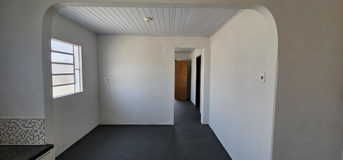Casa De 2 Quartos Com Edícula
