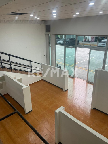 Local En Renta En Plaza Nova, Metepec