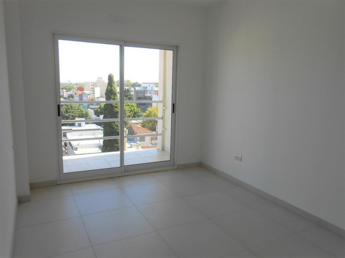 Imagen 9 de 20 de Departamento De 2 Amb. Con Balcon A Estrenar