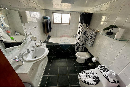 Imagen 9 de 20 de Amplia Casa Con Piscina