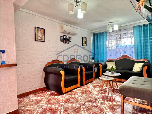 Oportunidad: Dpto. Primer Piso 2d, 1b, Con Patio Y Jardín