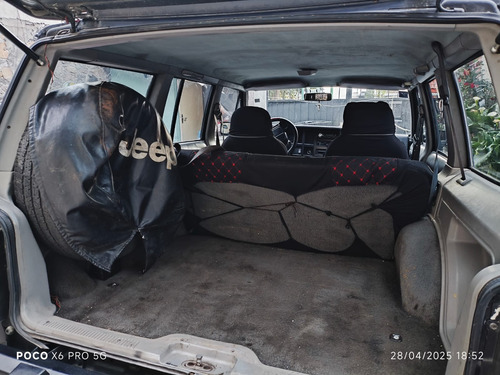 Jeep Cherokee Cherokee Sport 4x4 At