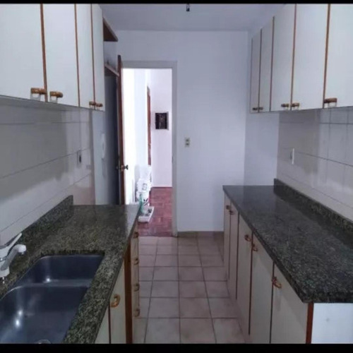 Alquilo Apartamento Amplio, 2 Dormitorios 2 Baños. Excelente Ubicación. Centro / Con Garaje
