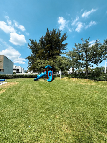 Amplia Casa De Lujo En Venta En Residencial Bajío Hábitat