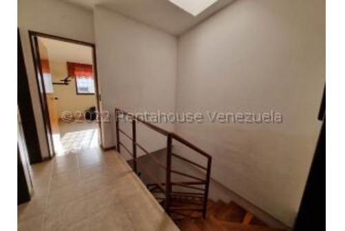Imagen 5 de 21 de #23-15357 Comodo Y Amplio Townhouse Ubicado En Llano Alto
