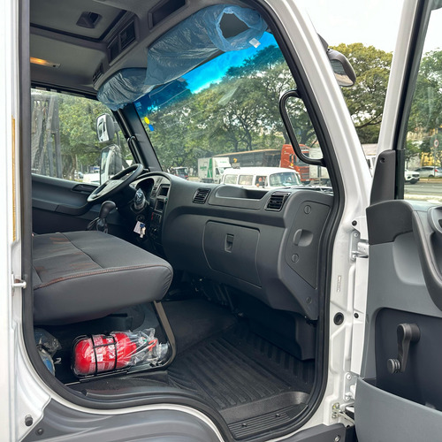 Mb Accelo 1017 Ano 2025 Chassi 4x2 Zero Km Financia Até 100%