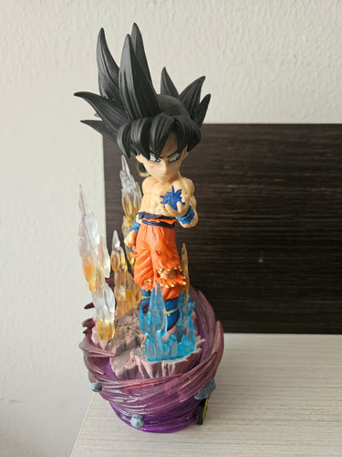 Figura Goku Ultra Instinto - Dragon Ball Super