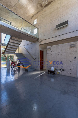 Casa En Venta En Barrio Santa Ana Moreno